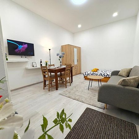 Central Private Apartment-7Pax Budapest Eksteriør billede