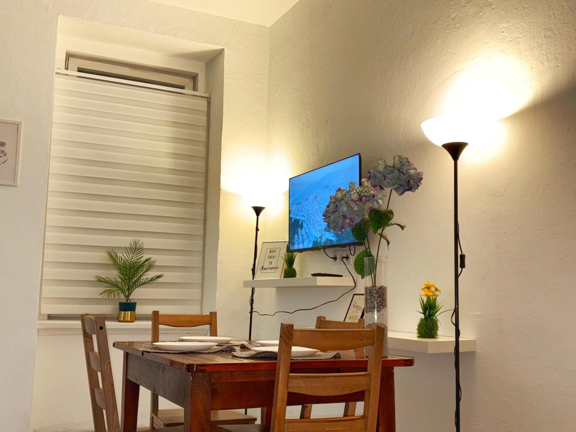 Central Private Apartment-7Pax Budapest Eksteriør billede