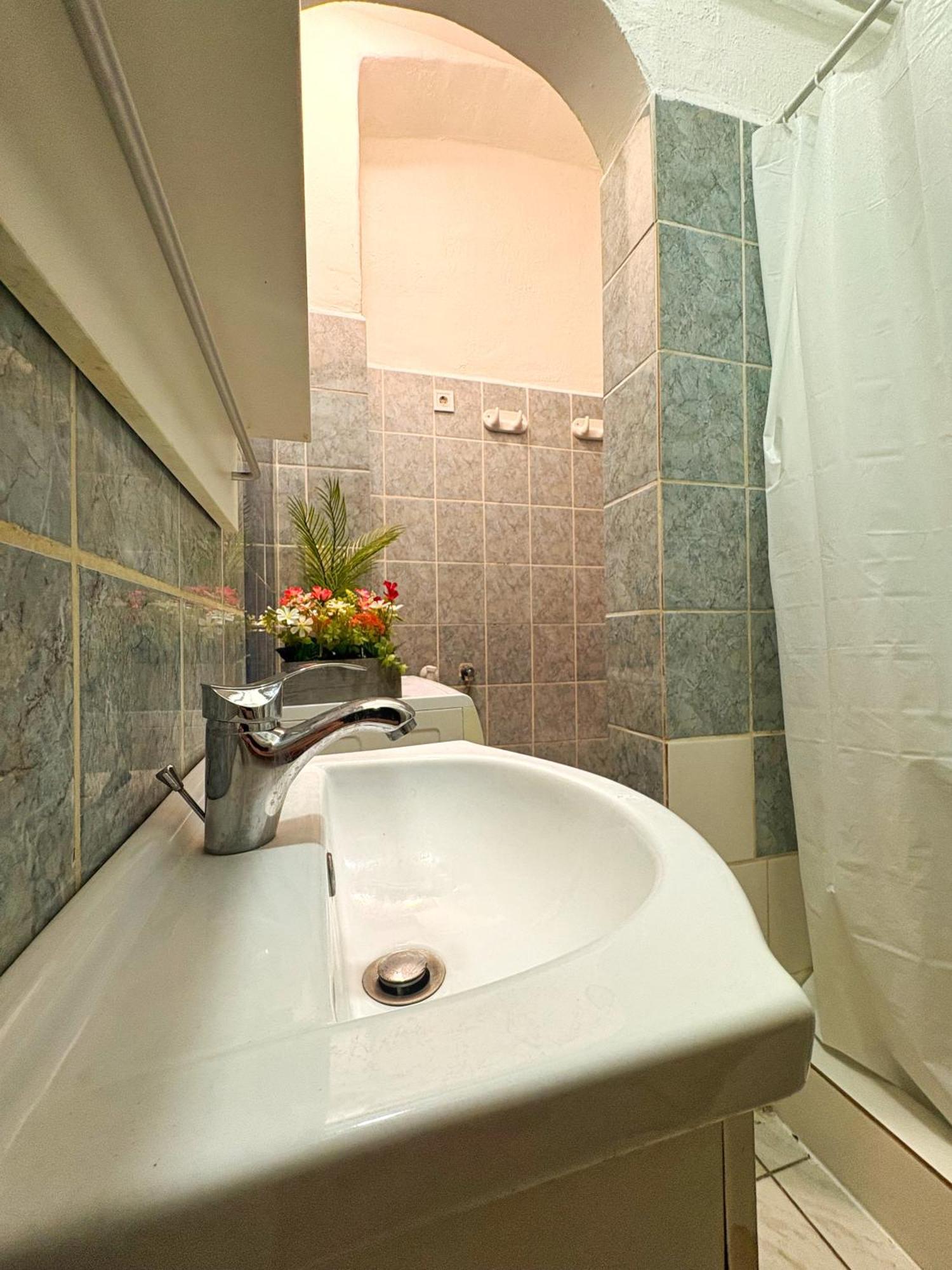 Central Private Apartment-7Pax Budapest Eksteriør billede