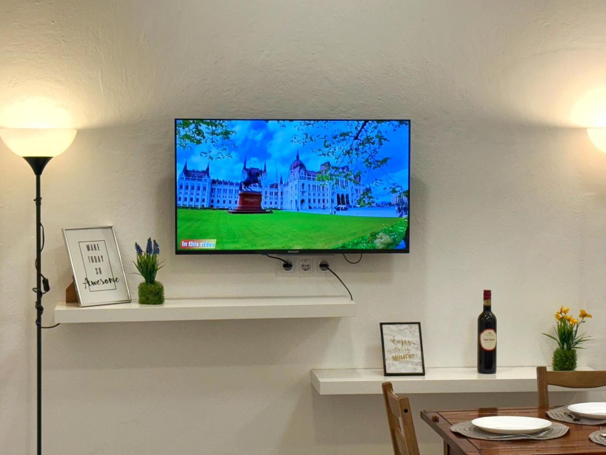 Central Private Apartment-7Pax Budapest Eksteriør billede