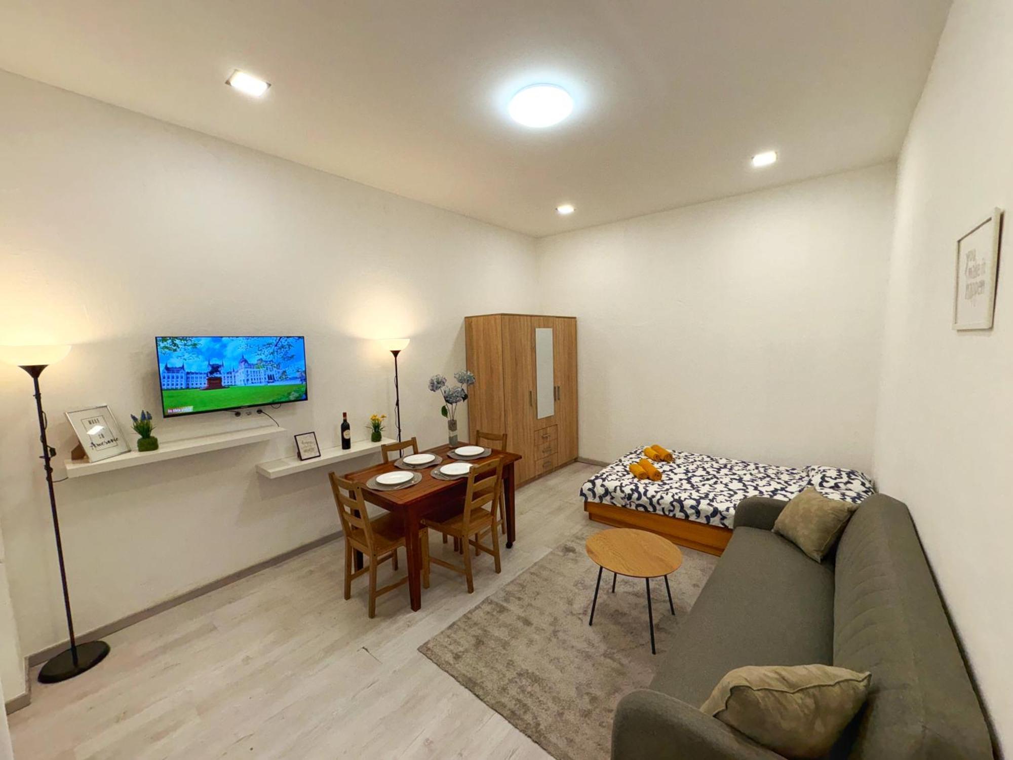 Central Private Apartment-7Pax Budapest Eksteriør billede