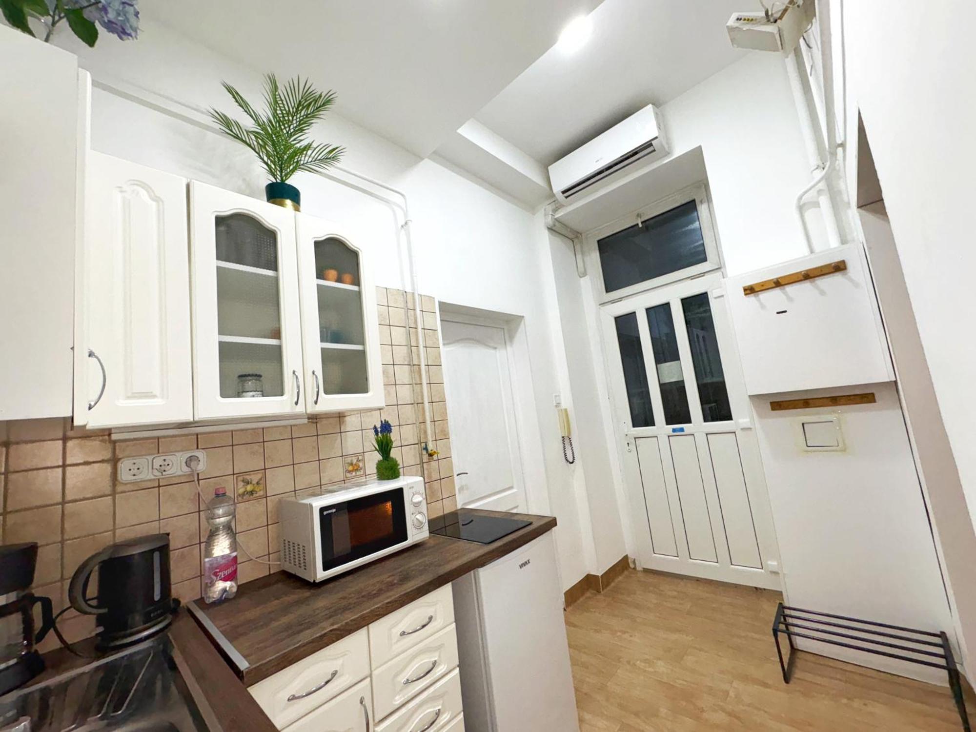 Central Private Apartment-7Pax Budapest Eksteriør billede